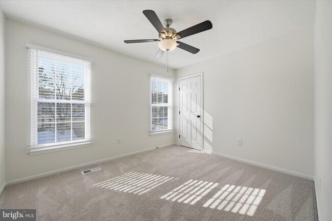 Building Photo - 9500 Windbeat Way