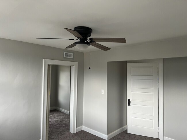 Building Photo - 1414 W Main St