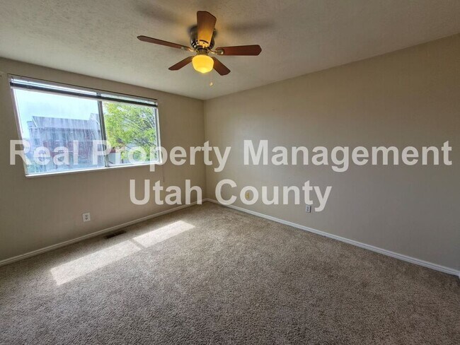 Building Photo - 510 E 300 S
