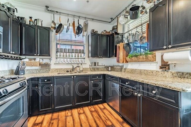 Building Photo - 2717 Via Cipriani