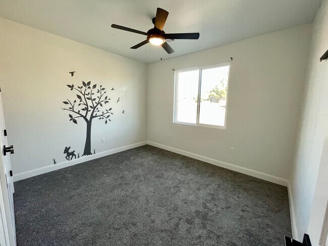 Building Photo - Wonderful Pet-Friendly Home in Overlook @ ...