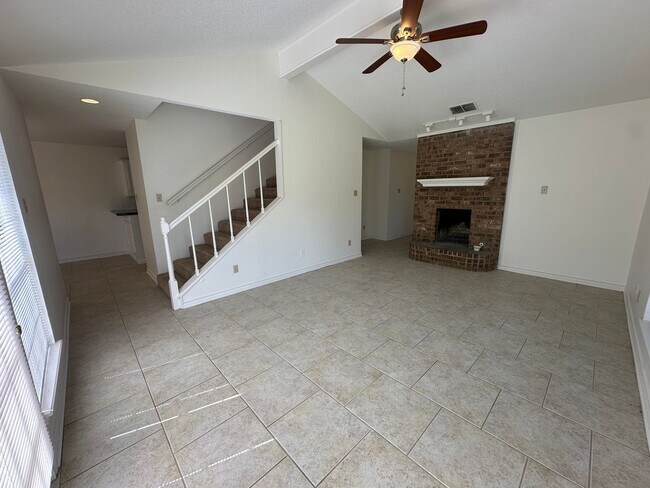 Building Photo - 5885 Creek Side Circle