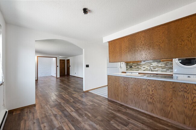 Building Photo - 1716 N Pettet Dr
