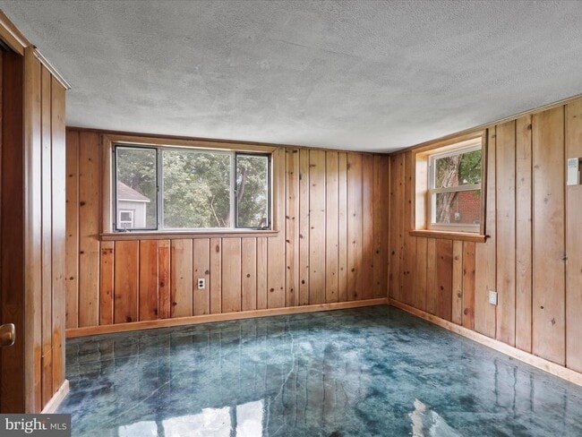 Building Photo - 5600 Bristol Ct