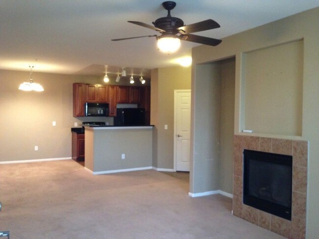 Building Photo - Highly Desirable 2 bedroom, 2 bath Condo i...