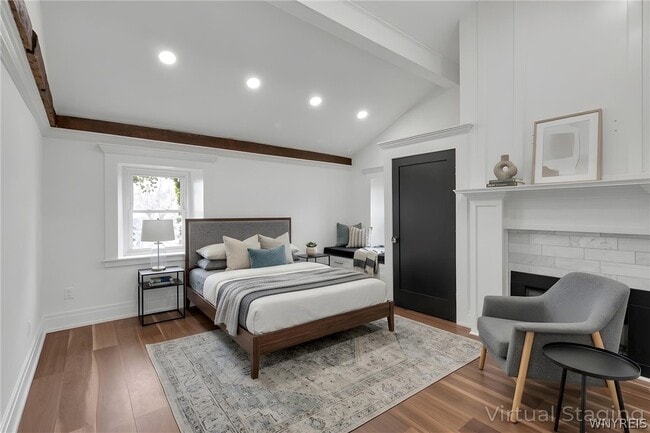 Building Photo - 9060 Main St