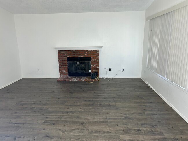 Living Room - 45408 17th St E