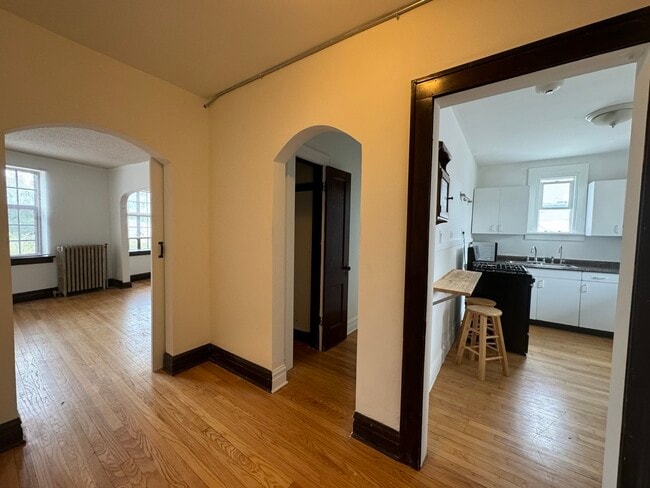 Building Photo - 28W573 Stafford Pl