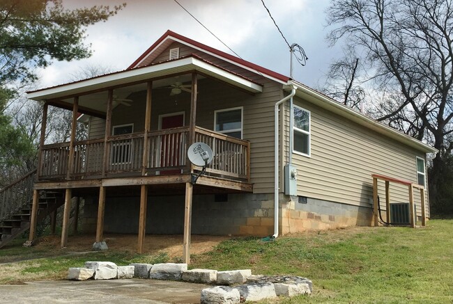 Primary Photo - Charming 2-Bedroom Home with Porch & Stora...