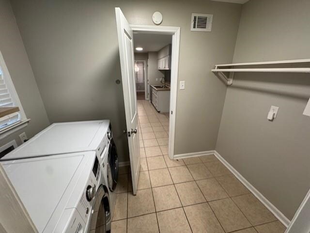 Building Photo - 1592 W Crestwood Dr