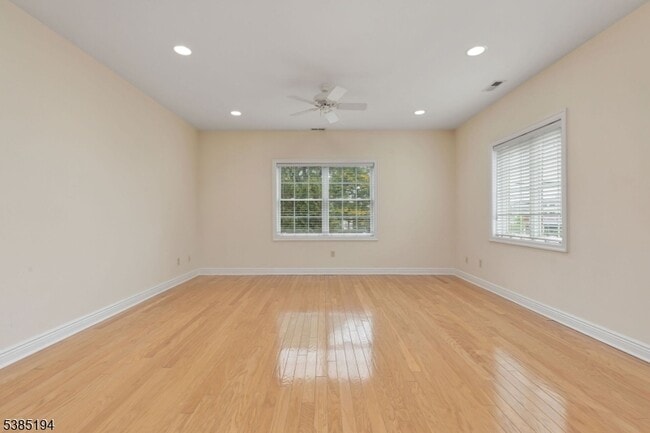 Building Photo - 453 Springfield Ave
