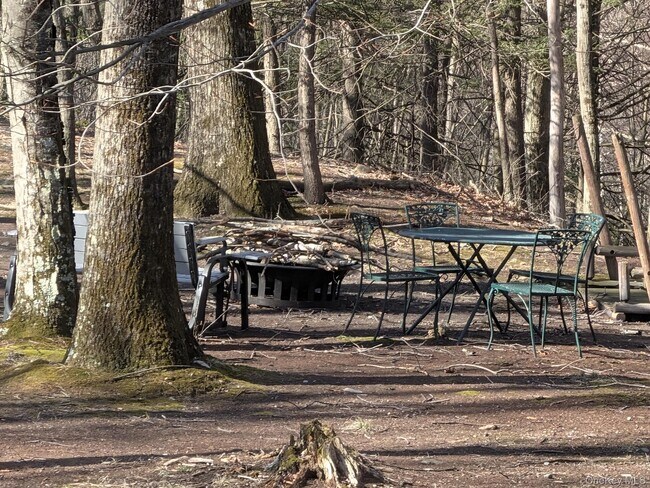 Building Photo - 37 Hill Rd