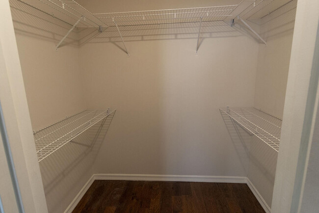 Building Photo - 4500 W Bridgewood Dr