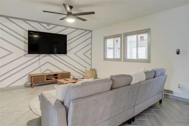 Building Photo - 1944 Cindy Dr