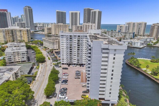 Building Photo - 137 Golden Isles Dr