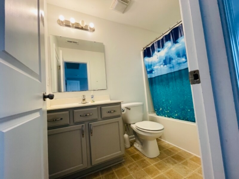 Building Photo - 9026 Sharpes Cir
