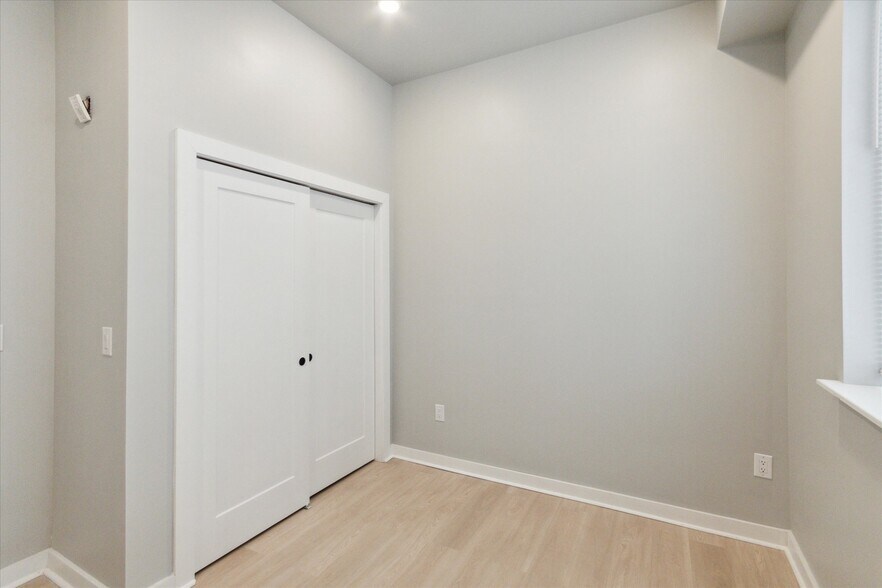 Building Photo - 316 S 52nd St