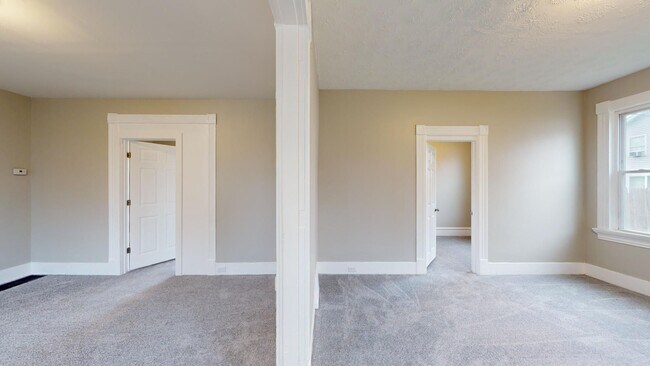 Building Photo - 3218-22 Walton