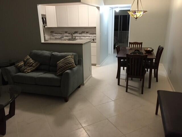 Building Photo - 216 Berkshire K