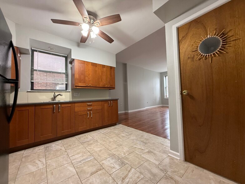 Building Photo - 1217 Snyder Ave