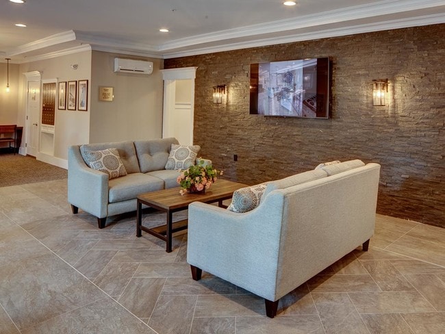 Building Photo - 1701 Springfield Ave