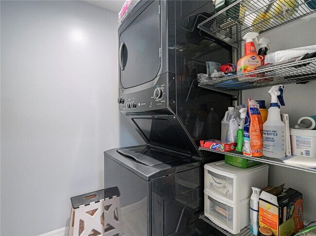 Building Photo - 5080 Fairways Cir