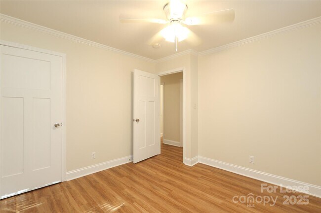 Building Photo - 937 Green Cir Dr