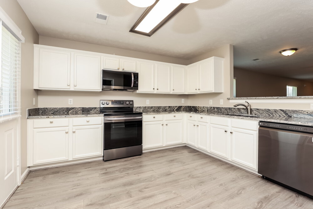 Building Photo - 2867 Park Knoll Dr