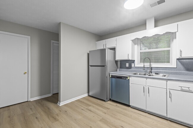 Building Photo - 1227 Creek Forest Ct NW