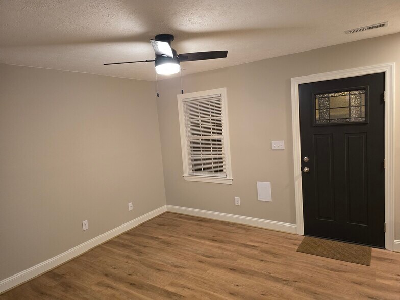 Building Photo - 8108 Timberlake Rd