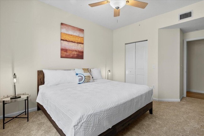 Building Photo - 5203 Myrtlewood Cir E