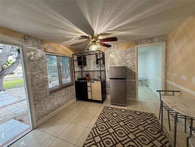 Building Photo - 2021 Wilmington St