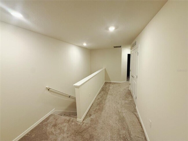 Building Photo - 393 Meadowland Pt