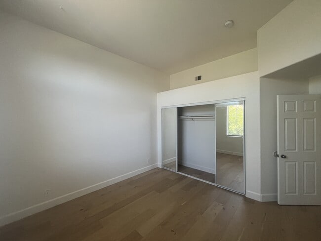 Building Photo - 7911 E Horizon View Dr