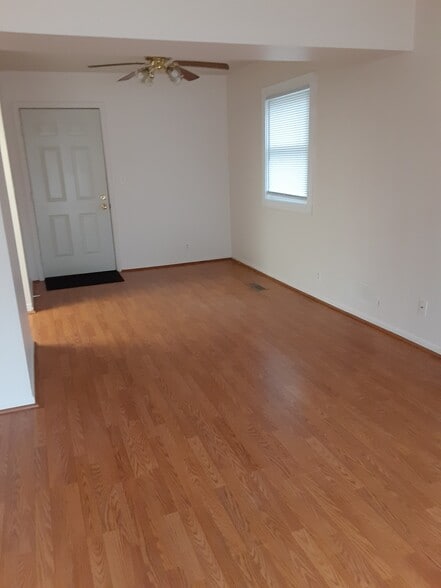 Building Photo - 18685 W Spring Lake Rd