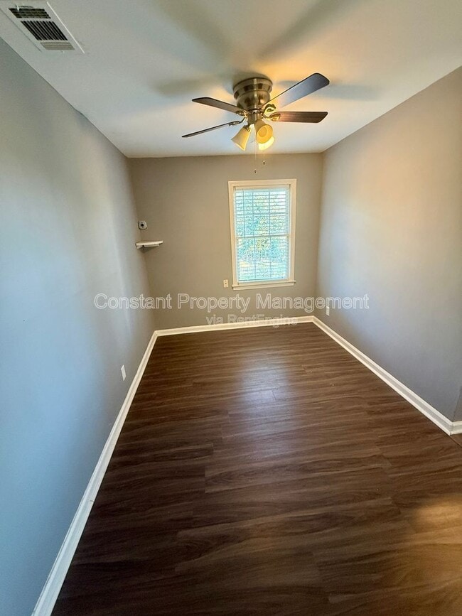 Building Photo - 225 Woodland Trail