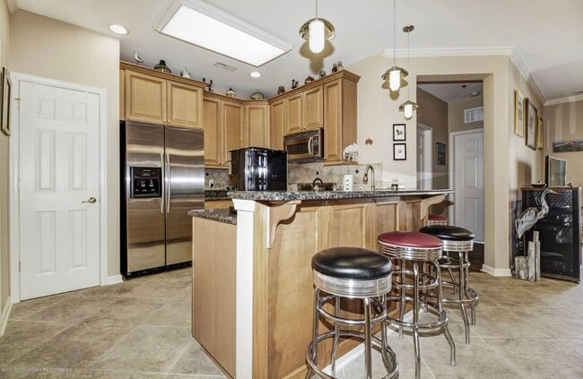 Building Photo - 22 Cooper Ave