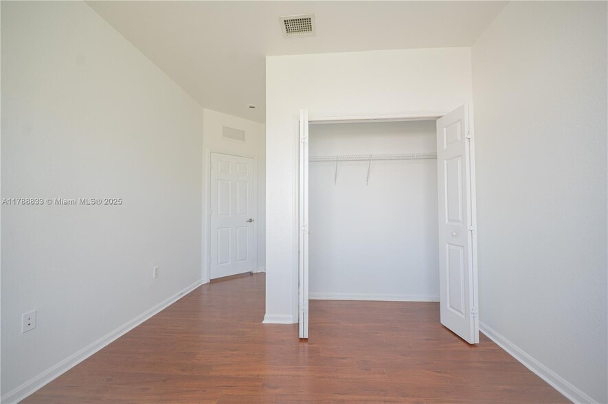 Building Photo - 11403 NW 89th St