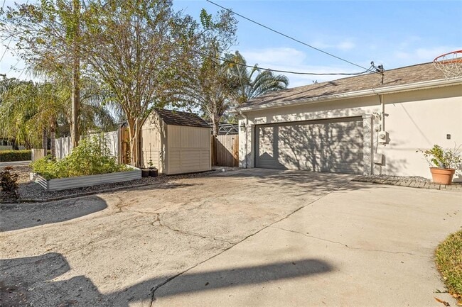 Building Photo - 4102 W Sevilla St