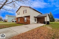 Building Photo - 5215/5217 Vermont Lane