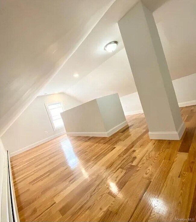 Building Photo - 194-09 112th Rd