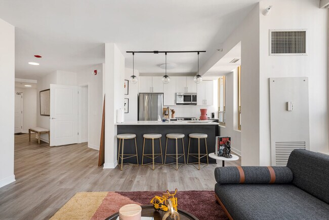 Building Photo - 45 E Chicago Ave