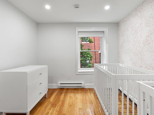 Building Photo - "Charming 2-Bedroom Retreat in the Heart of Boston's Vibrant North End"