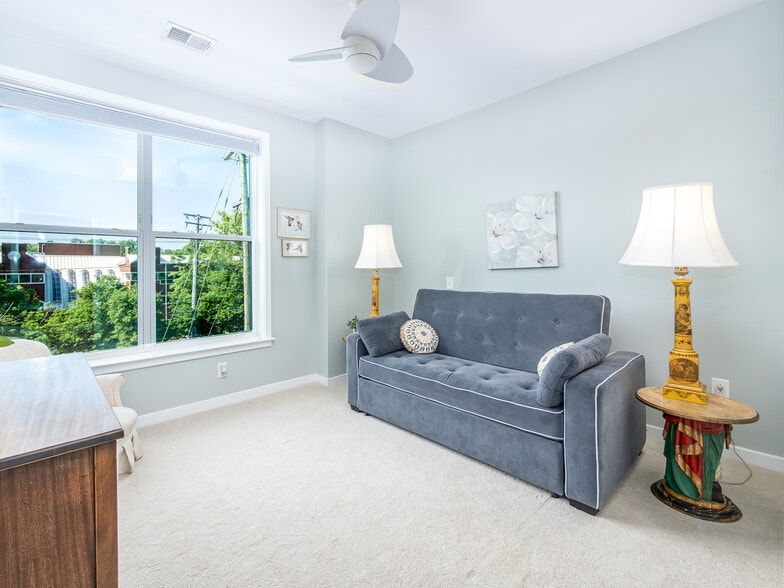 Building Photo - 3989 Norton Pl