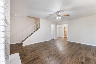 Building Photo - 210 W Lake Dr