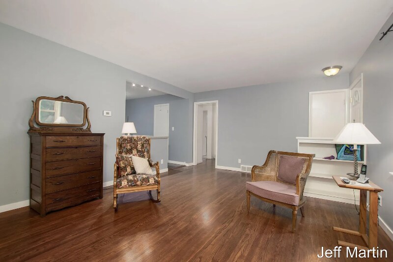 Building Photo - 544 Nordberg Ave NW