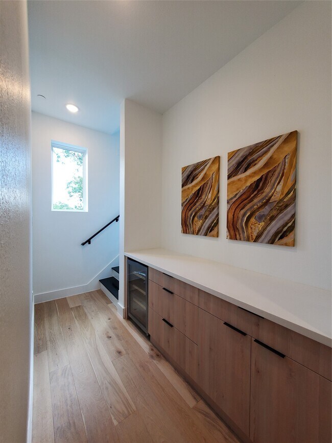 Building Photo - 1003 Kern St