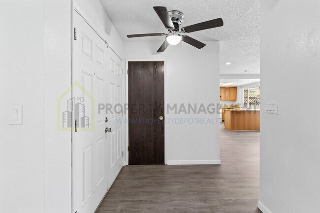 Building Photo - Charming 4-Bed, 2-Bath Home in Sacramento’...