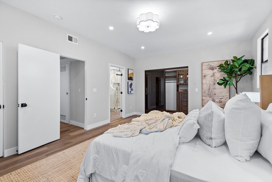 Ultra-Luxe Master Bedroom - 13135 Mindanao Way