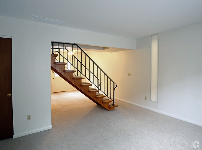 Interior Photo - King's Cove